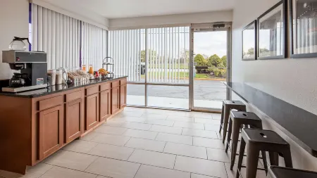 SureStay Hotel by Best Western Findlay Отели в г. Финдли