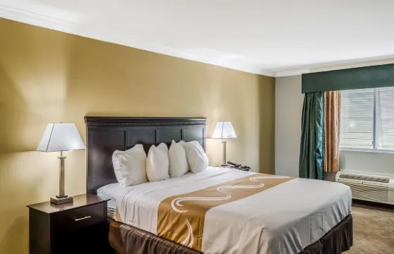 品質酒店海灣海岸機場