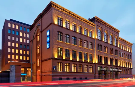 H10 Berlin Ku'Damm Отели рядом с достопримечательностью «Берлинская высшая техническая школа»