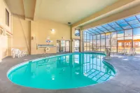 Econo Lodge & Suites Clarksville