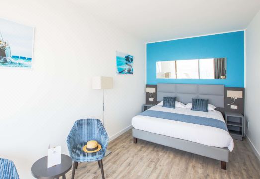 현대적인 객실 발코니