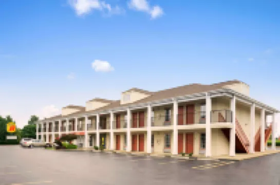 Super 8 by Wyndham Garner/Clayton/Raleigh