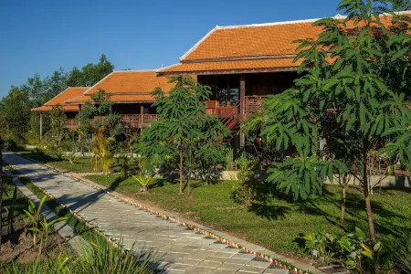 Farmhouse Resort & Spa