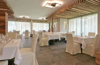 Dolomeet Boutique Hotel - breakfast