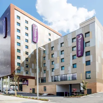 Premier Inn London Brentford Отели рядом с достопримечательностью «Чизик Хаус энд Гарденс»