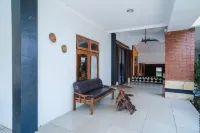 RedDoorz Plus near RS Grhasia Kaliurang Hoteller i Pakembinangun