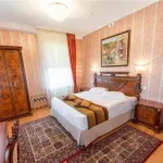 13 Chairs Boutique Hotel