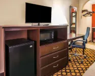 Econo Lodge - 2-Star