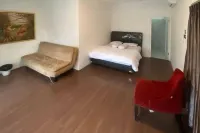 RedDoorz Plus @ Megamendung Puncak 2 Hotels in Cipayung Girang