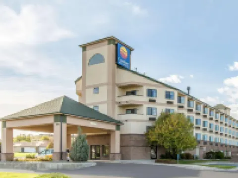 Comfort Inn & Suites Market - Airport Hotels in Cascade County