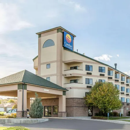 Comfort Inn & Suites Market - Airport