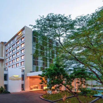 Feathers - A Radha Hotel Chennai Отели рядом с достопримечательностью «Гора Святого Томаса»