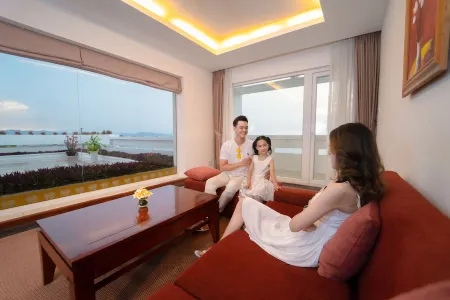 Khách sạn Century Riverside Huế