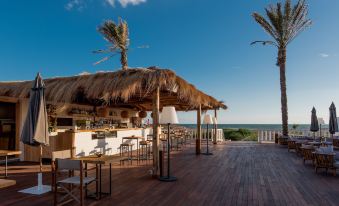 Cumeja Beach Club & Hotel