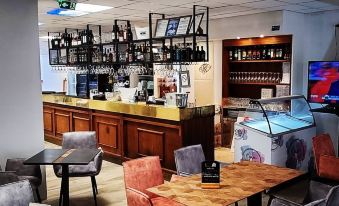 Hôtel Restaurant Atrachjata - Housity