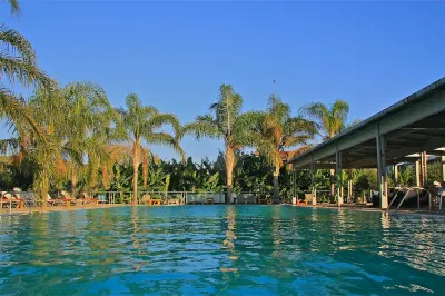 Zoe Seaside Resort Hotels near Thrasymedes＇ Tomb