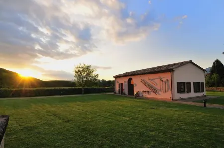Agriturismo il Corniolo Отели рядом с достопримечательностью «Etruscan Arch»