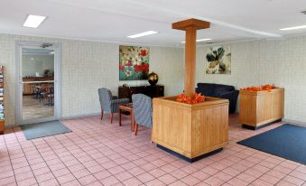 Red Carpet Inn Louisville