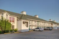 Howard Johnson by Wyndham Branson Theatre District Hôtels à : Branson