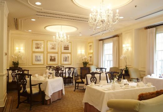 워싱턴 호텔 로비 전경