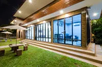 Golf Inn Resort Hotels in Mueang Samut Songkhram