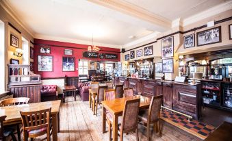 OYO the Green Man Pub and Hotel