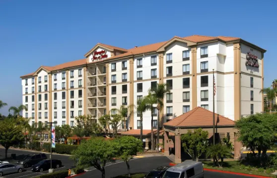 阿納海姆加登格羅夫歡朋套房酒店