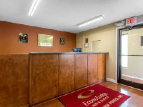 Econo Lodge & Suites Southern Pines Hotels in Moore County