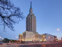 Хилтон Москва Ленинградская Отели рядом с достопримечательностью «Площадка для выгула собак»