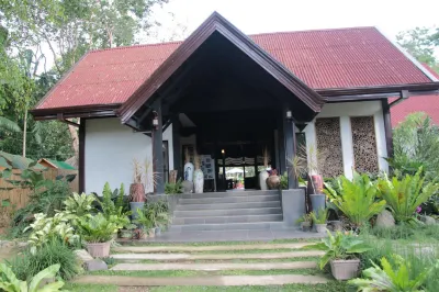 卡拉佩森林度假村 Birhen Sa Kaluoy Chapel附近的飯店