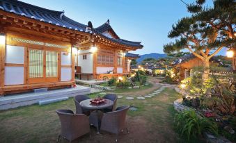 Cheonggong Hanokstay