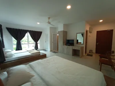 Paradise Valley Resort Broga Hotels near EcoHill Walk Welcome Centre