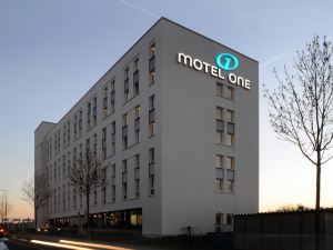 Motel One Frankfurt Airport