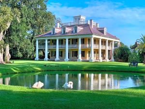 The Inn at Houmas House Estate