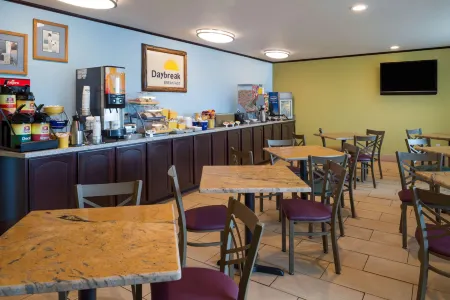 Days Inn & Suites by Wyndham Spokane Airport Airway Heights