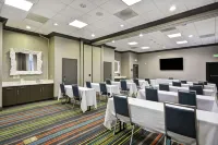 Hampton Inn and Suites Los Angeles Burbank Airport - Airport Shuttle