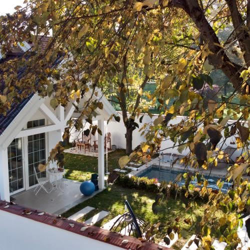 Hotel Nubu House, Exterior, Garden