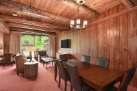 Slopeside Hotel by Seven Springs Resort Hotel di Middlecreek Township