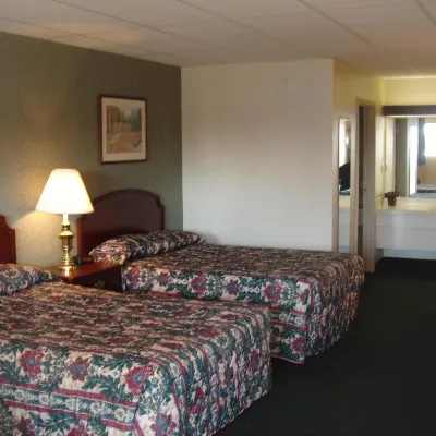 German Village Inn Motel Отели рядом с достопримечательностью «Зимний сад Франклин-парка»