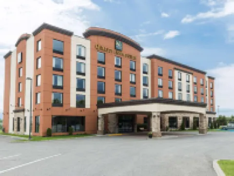 Quality Inn & Suites Hotels in Levis