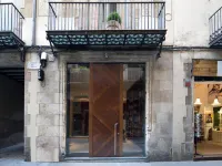 Mercer House Boria Hotels near Picasso Museum