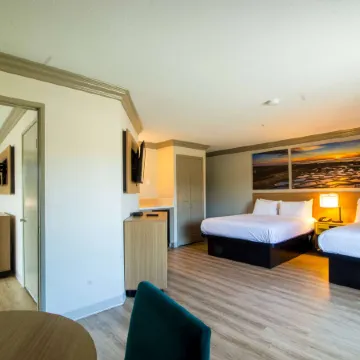 Days Inn by Wyndham Carlsbad Отели рядом с достопримечательностью «Флауэр Филдс»