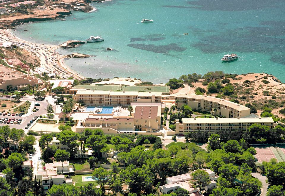 Hotel Vibra Cala Tarida-Ibiza Updated 2023 Room Price-Reviews & Deals |  Trip.com