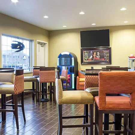Comfort Suites