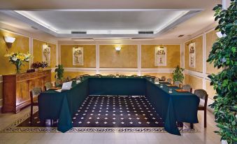 2. 호텔 코로나 디..