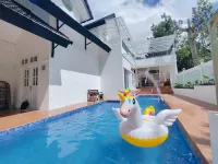 Villa Kota Bunga BB10-23 with Billiard and Private Pool Puncak by Charles -  Ferienhäuser