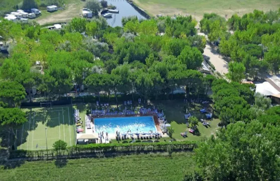 巴迪亞西亞村露營假日公園