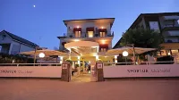 Sportur Club Hotel Các khách sạn gần Bagno Franco 220-221
