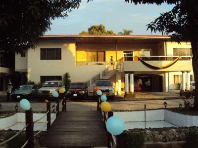 Embassy Suites Hotels & Restaurant Hotel in zona University of Liberia