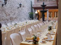 Residencia Real Castillo de Curiel - parking